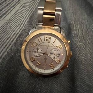 Michael Kors Oversized watch